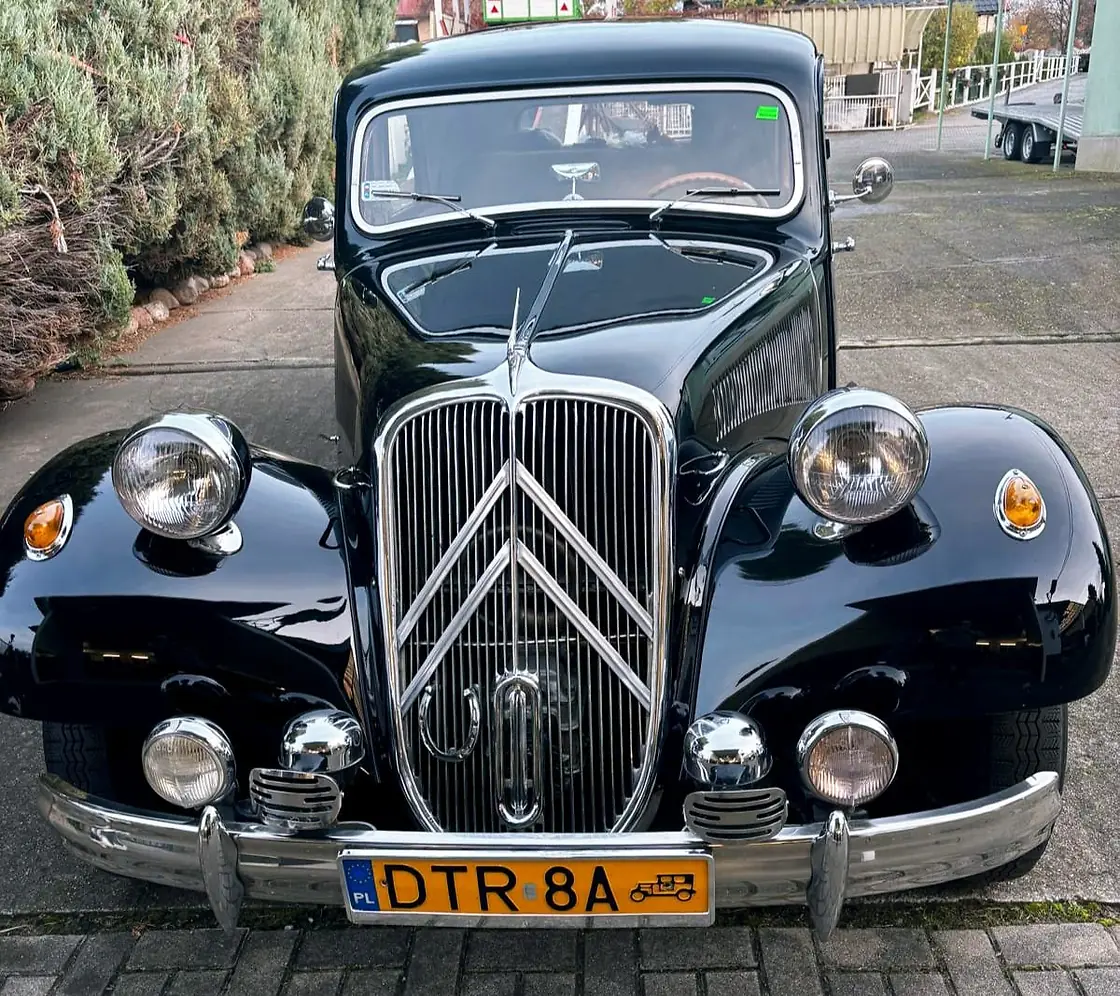 Citroën Traction Avant — Garaż klasyków, Komis Prusice