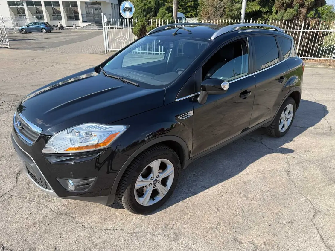 Ford Kuga 4x4 — auto z placu Komisu Prusice