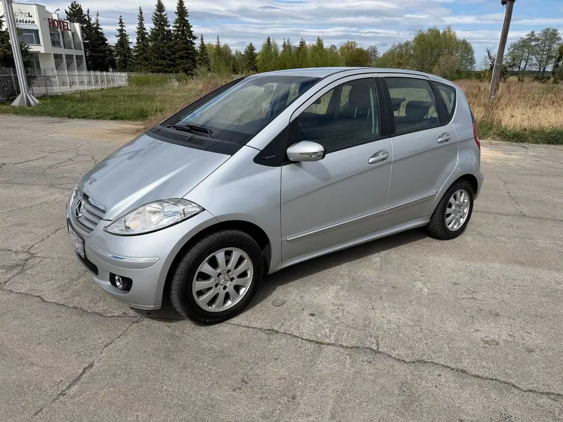 Mercedes A 150 — auto z placu Komisu Prusice