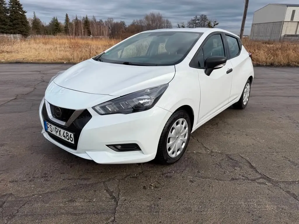 Nissan Micra 1.0 — auto z placu Komisu Prusice