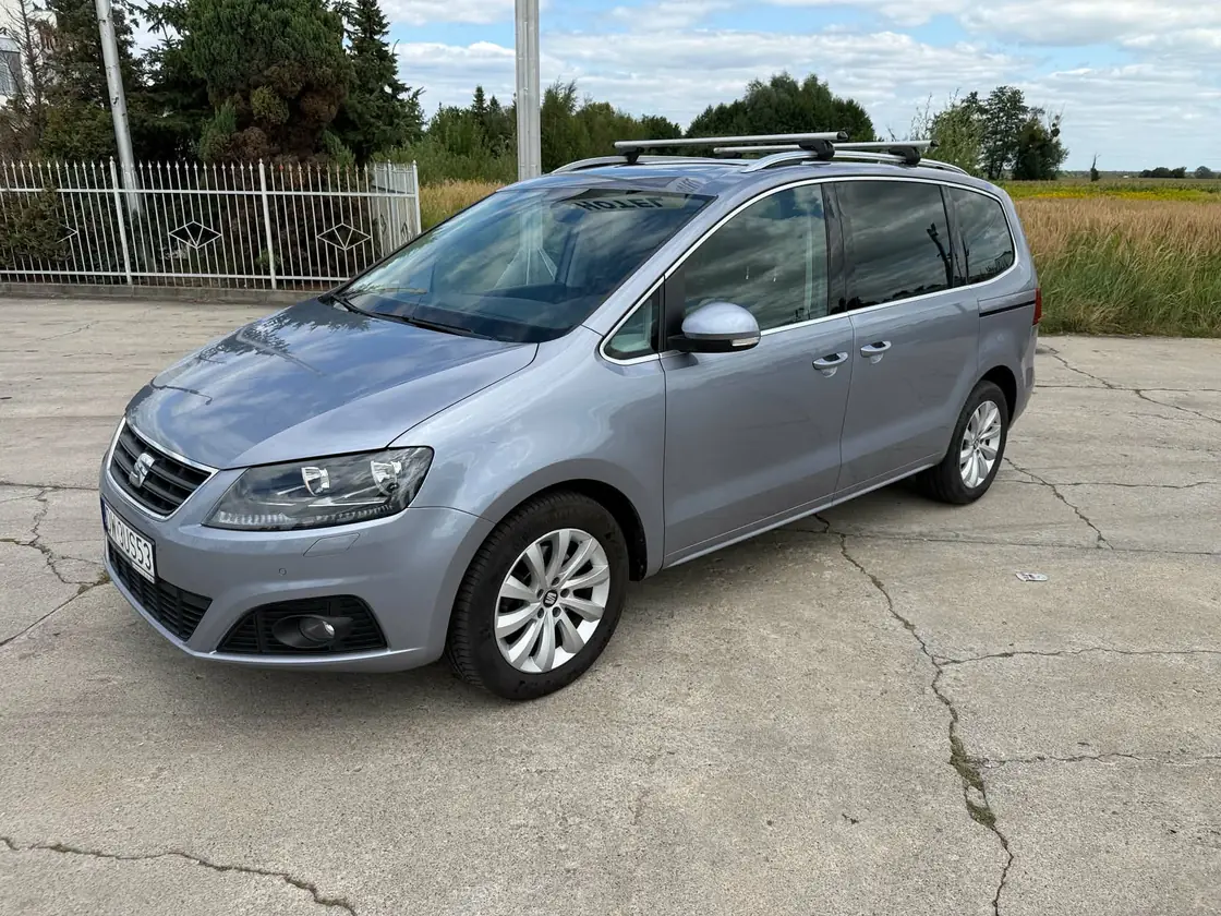 Seat Alhambra — auto z placu Komisu Prusice